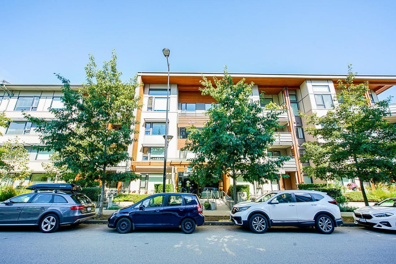 Photo 2: Photos: 307 3163 RIVERWALK Avenue in Vancouver: South Marine Condo for sale in "NEW WATER" (Vancouver East)  : MLS®# R2619096