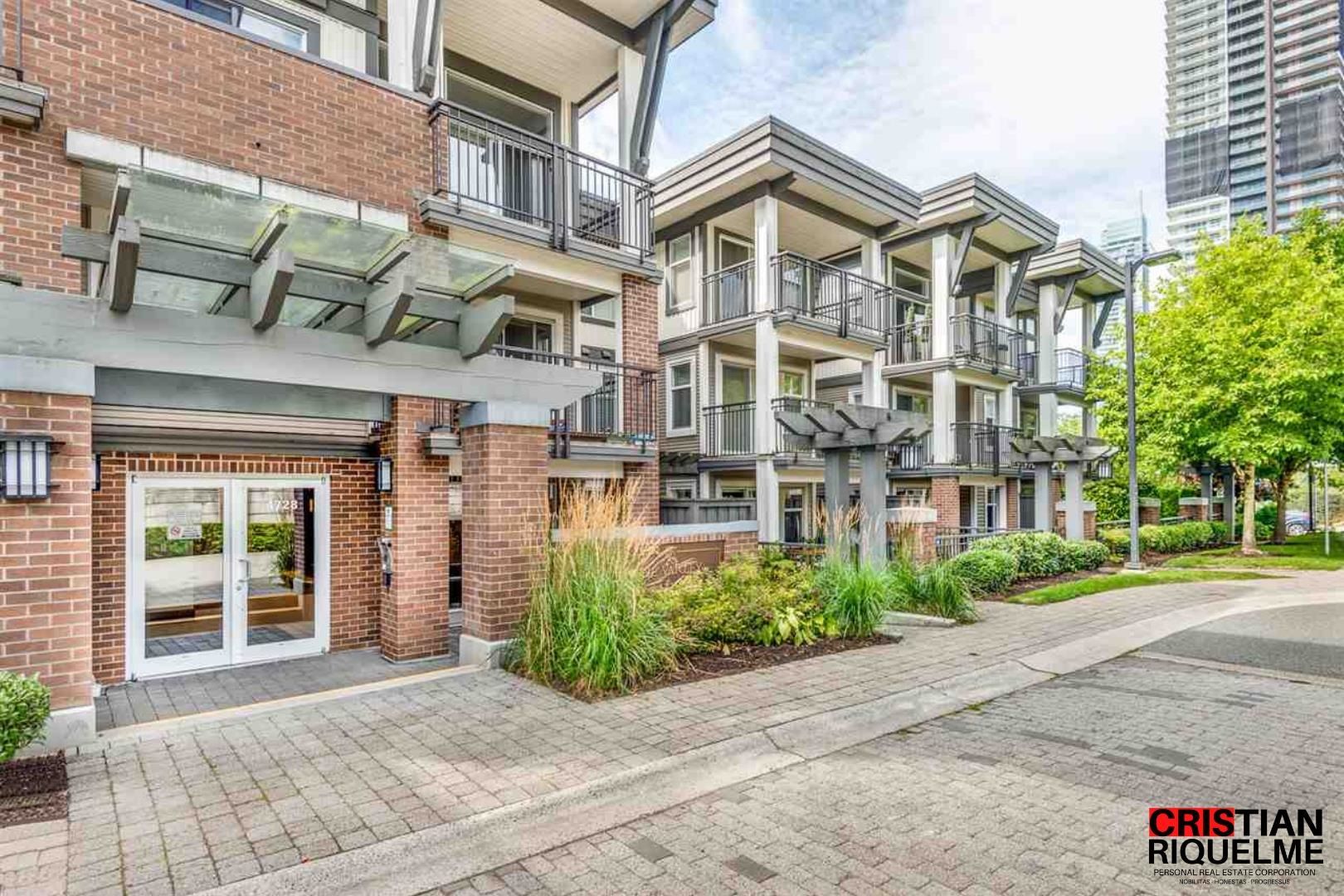 207 4728  BRENTWOOD Drive, Burnaby
