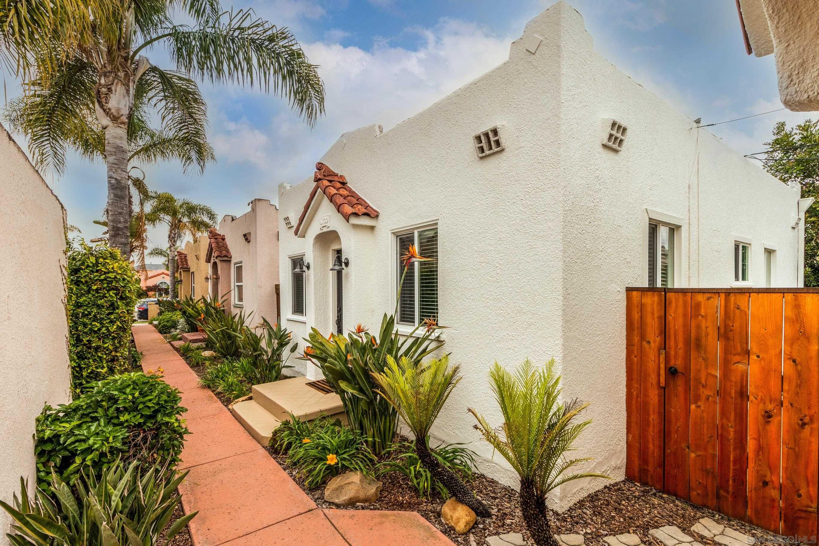 Main Photo: UNIVERSITY HEIGHTS House for sale : 2 bedrooms : 4730 Oregon St in San Diego