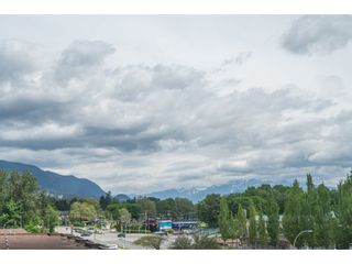 Photo 2: 504 2789 SHAUGHNESSY Street in Port Coquitlam: Central Pt Coquitlam Condo for sale in "THE SHAUGHNESSY" : MLS®# R2169672