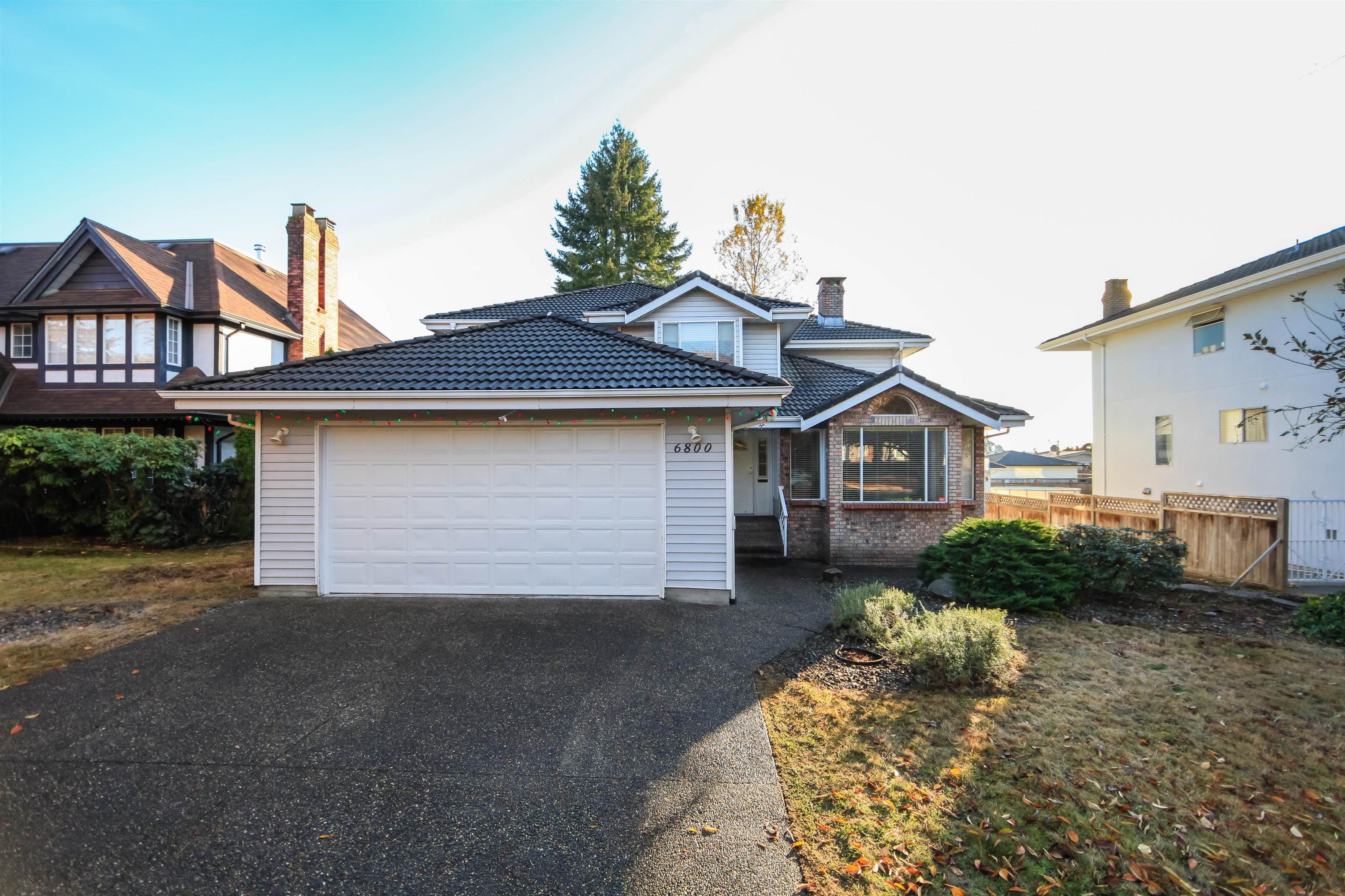Main Photo: 6800 GRANT Place in Burnaby: Sperling-Duthie House for sale (Burnaby North)  : MLS®# R2740315