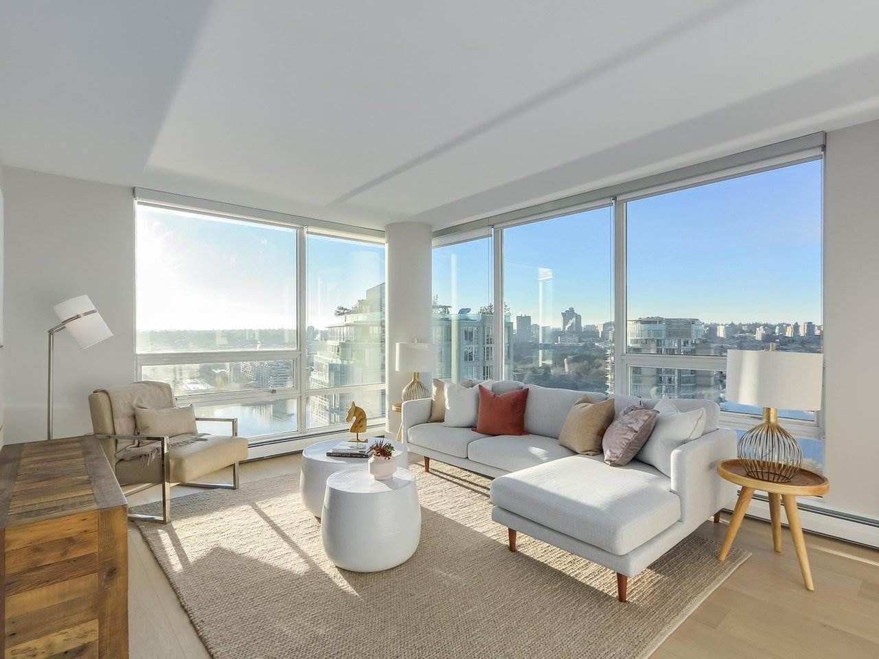 Main Photo: 2606 1201 MARINASIDE Crescent in Vancouver: Yaletown Condo for sale in "THE PENINSULA" (Vancouver West)  : MLS®# R2363085