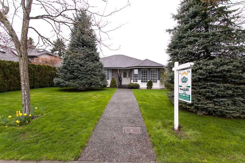 Main Photo: 18963 63B Avenue in Surrey: Cloverdale BC House for sale (Cloverdale)  : MLS®# R2257208