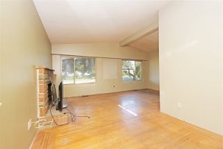 Photo 3: 701 DANVILLE Court in Coquitlam: Central Coquitlam House for sale : MLS®# R2410024