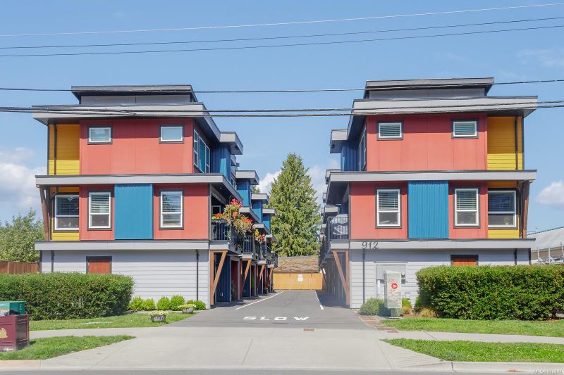FEATURED LISTING: 107 - 912 Jenkins Ave Langford