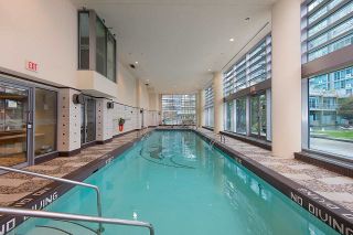 Photo 16: 803 590 NICOLA Street in Vancouver: Coal Harbour Condo for sale in "CASCINA" (Vancouver West)  : MLS®# R2045601