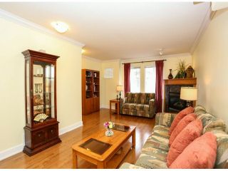 Photo 5: 8 6533 121 Street in Surrey: West Newton Townhouse for sale in "StoneBriar" : MLS®# F1310945