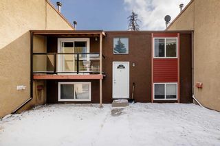 Photo 1: 4 4528 75 Street NW in Calgary: Bowness Row/Townhouse for sale : MLS®# A2112802