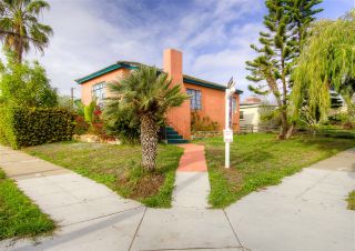 Photo 1: OCEAN BEACH House for sale : 2 bedrooms : 4303 Santa Cruz Ave in San Diego