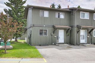Photo 1: 401 5340 17 Avenue SW in Calgary: Westgate Row/Townhouse for sale : MLS®# A1227080