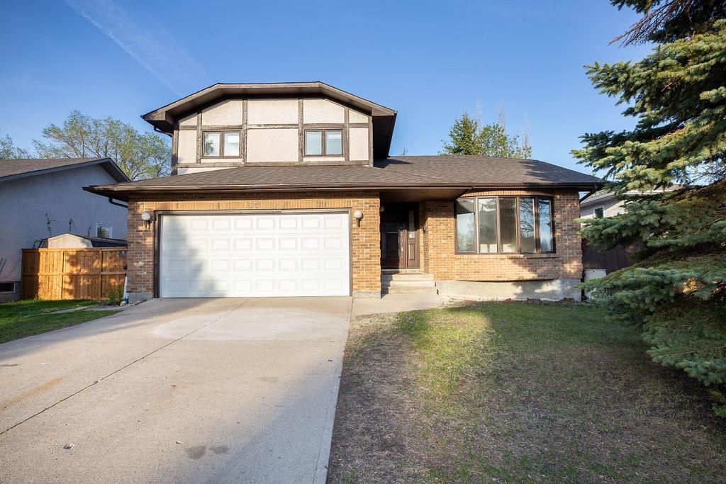 Main Photo: 135 Mayfield Crescent in Winnipeg: Charleswood Residential for sale (1G)  : MLS®# 202011350