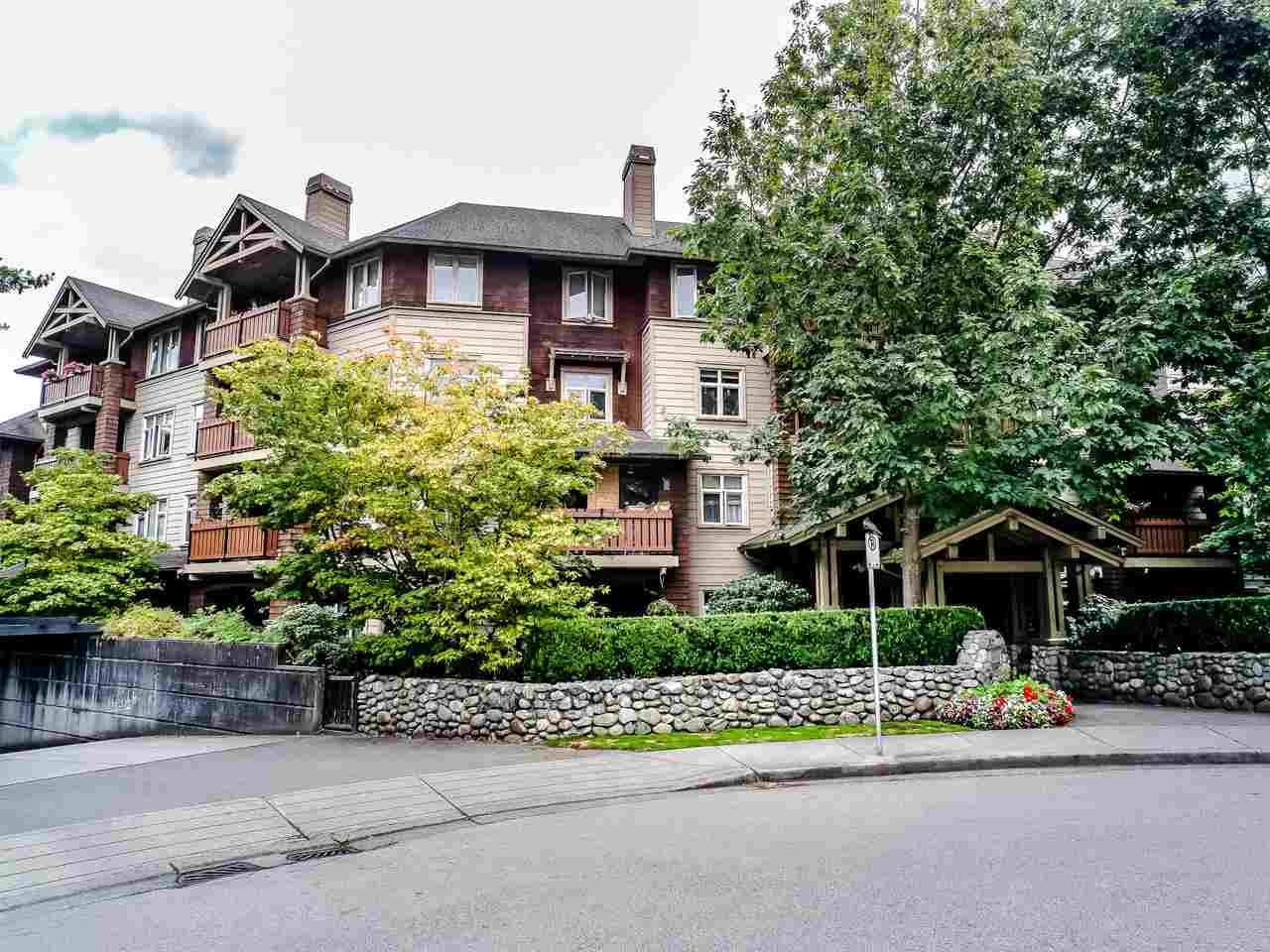 Main Photo: 107 18 SMOKEY SMITH Place in New Westminster: GlenBrooke North Condo for sale in "Crofton" : MLS®# R2493890