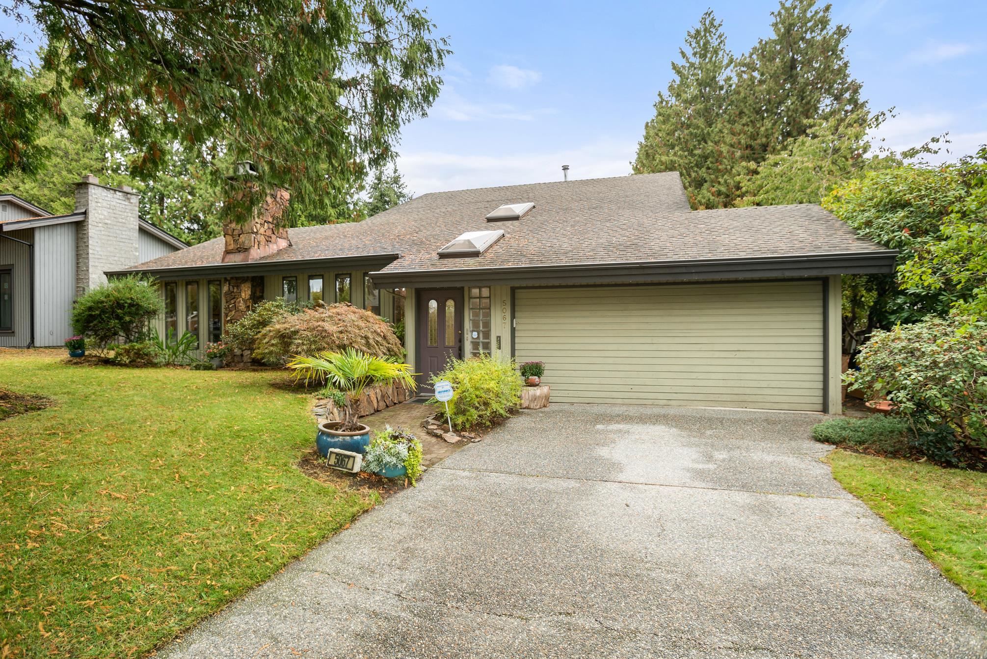 Photo 1: Photos: 5067 ERIN Way in Delta: Pebble Hill House for sale in "PEBBLE HILL" (Tsawwassen)  : MLS®# R2625841