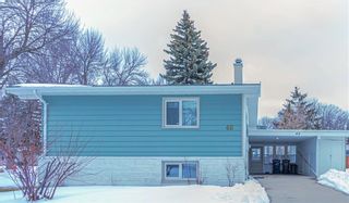 Photo 2: 40 Celtic Bay in Winnipeg: Fort Richmond Residential for sale (1K)  : MLS®# 202208354