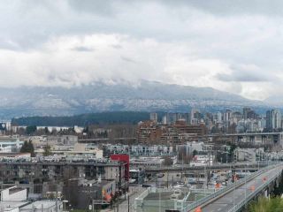 Photo 4: 900 1570 W 7TH Avenue in Vancouver: Fairview VW Condo for sale in "Terraces on 7th" (Vancouver West)  : MLS®# R2588372