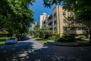Photo 2: 403 1125 GILFORD Street in Vancouver: West End VW Condo for sale in "GILFORD COURT" (Vancouver West)  : MLS®# R2086095