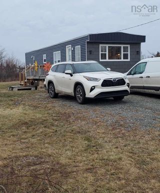 Photo 2: 3735 New waterford Highway in New Victoria: 204-New Waterford Residential for sale (Cape Breton)  : MLS®# 202325678