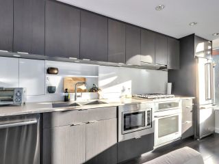 Photo 8: 607 161 E 1ST Avenue in Vancouver: Mount Pleasant VE Condo for sale in "Block 100" (Vancouver East)  : MLS®# R2880477