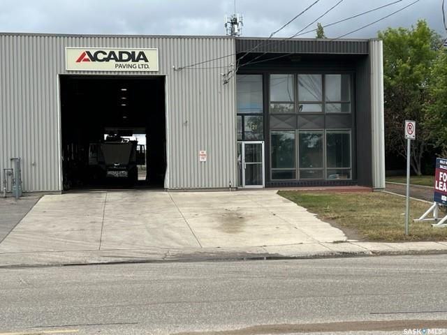 Main Photo: 121 105th Street East in Saskatoon: Sutherland Industrial Commercial for lease : MLS®# SK942189
