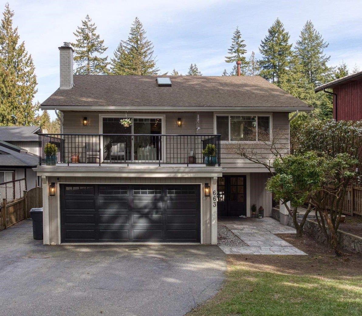 Main Photo: 663 LAKESHORE DRIVE in Coquitlam: Central Coquitlam House for sale : MLS®# R2766070