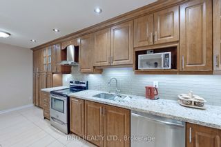Photo 12: 228 3025 The Credit Woodlands Drive in Mississauga: Erindale Condo for sale : MLS®# W6062820