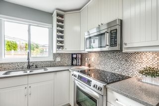 Photo 14: 5972 49A Avenue in Ladner: Hawthorne House for sale : MLS®# R2695282