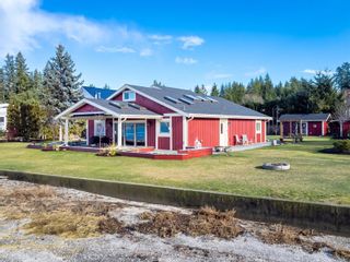 Main Photo: 7580 Tozer Rd in Fanny Bay: CV Union Bay/Fanny Bay House for sale (Comox Valley)  : MLS®# 922672