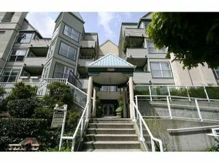 Photo 1: 110 509 Carnarvon Street in New Westminster: Downtown NW Condo for sale : MLS®# V826956