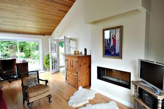 Photo 2: 1427 APPIN Road in NORTH VANC: Westlynn House for sale (North Vancouver)  : MLS®# R2002464