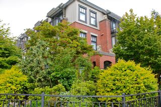 Photo 2: 1709 MAPLE Street in Vancouver: Kitsilano Townhouse for sale (Vancouver West)  : MLS®# V1066186