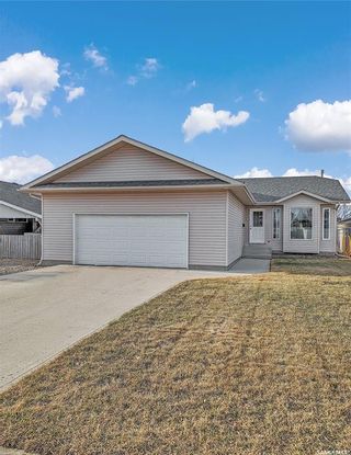 Main Photo: 305 2nd Street West in Warman: Residential for sale : MLS®# SK966383