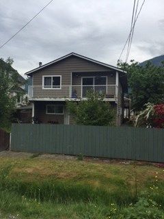 Photo 1: 38048 FIFTH Avenue in Squamish: Downtown SQ House for sale : MLS®# R2172662