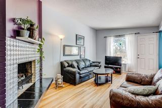 Photo 4: 2015 40 Street SE in Calgary: Forest Lawn Semi Detached for sale : MLS®# A1068609