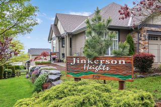Photo 2: 8 5900 JINKERSON Road in Chilliwack: Promontory Townhouse for sale in "Jinkerson Heights" (Sardis)  : MLS®# R2880920