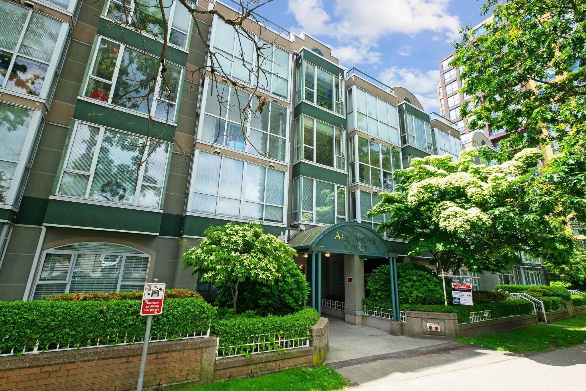 Main Photo: 107 3488 VANNESS Avenue in Vancouver: Collingwood VE Condo for sale in "ALEXANDER COURT" (Vancouver East)  : MLS®# R2700277