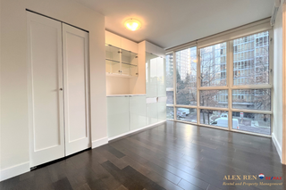 Photo 13: Spacious 3Br 2Ba Complete Renovated Condo in Yaletown (AR164)