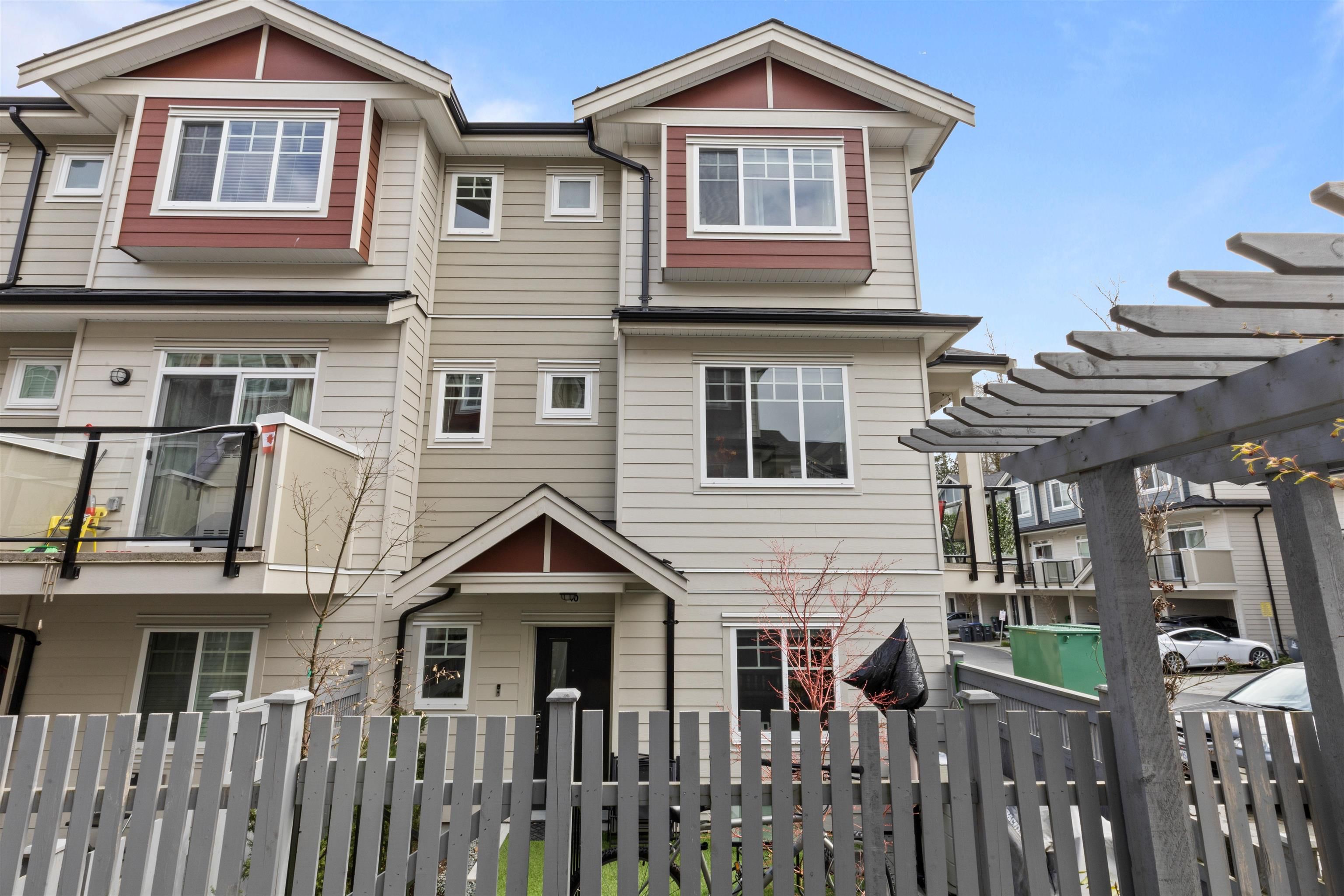 Main Photo: 40 13898 64 Avenue in Surrey: Sullivan Station Townhouse for sale in "Panorama West Coast" : MLS®# R2767251