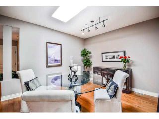 Photo 3: 40 16655 64TH Avenue in Surrey: Cloverdale BC Townhouse for sale in "The Ridge Woods" (Cloverdale)  : MLS®# F1440022