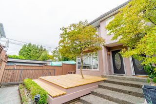 Photo 4: 254 E 4TH Street in North Vancouver: Lower Lonsdale Townhouse for sale : MLS®# R2830694