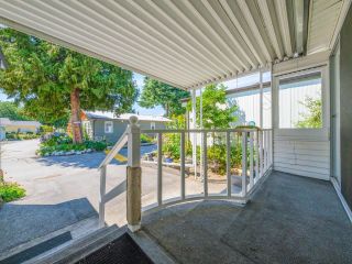 Photo 2: 129 HIAWATHA Drive in West Vancouver: Park Royal Manufactured Home for sale in "Capilano River Park" : MLS®# R2841043