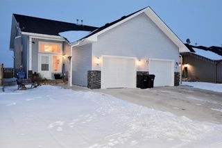 Photo 1: 748 Carriage Lane Drive: Carstairs House for sale : MLS®# C4165695