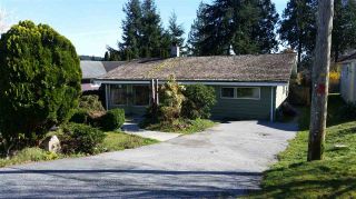 Photo 1: 5805 ANCHOR Road in Sechelt: Sechelt District House for sale (Sunshine Coast)  : MLS®# R2047617