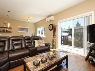 Photo 2: 3387 Merlin Rd in Langford: La Luxton House for sale : MLS®# 812554