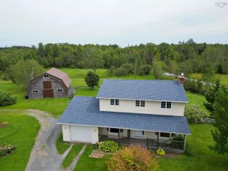 Photo 2: 830 Enfield Road in Enfield: 105-East Hants/Colchester West Farm for sale (Halifax-Dartmouth)  : MLS®# 202318415
