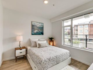 Photo 14: 220 725 MARINE Drive in North Vancouver: Harbourside Condo for sale in "Marine & Fell" : MLS®# R2481739