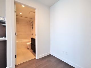 Photo 13: 911 4670 ASSEMBLY Way in Burnaby: Metrotown Condo for sale in "Station Square" (Burnaby South)  : MLS®# R2463447