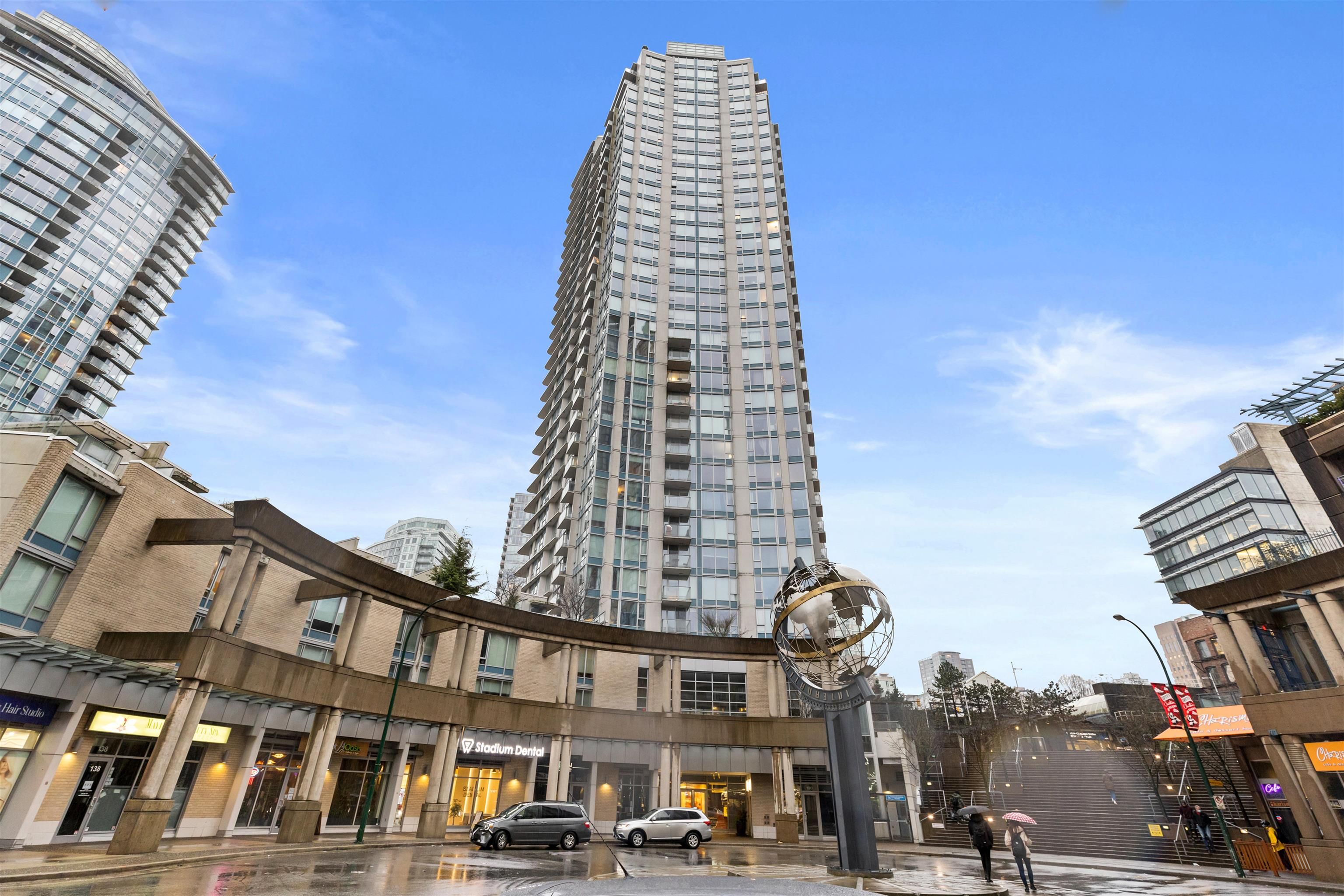 Main Photo: 3207 188 KEEFER Place in Vancouver: Downtown VW Condo for sale (Vancouver West)  : MLS®# R2642619