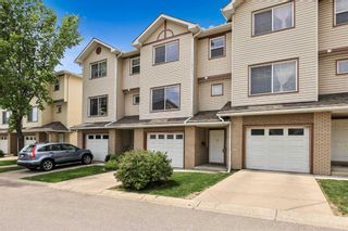 Photo 1: 90 Dover Mews SE in Calgary: Dover Row/Townhouse for sale : MLS®# A2081286