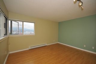 Photo 5: 702 1833 FRANCES Street in Vancouver: Hastings Condo for sale in "PANORAMA GARDENS" (Vancouver East)  : MLS®# V782136