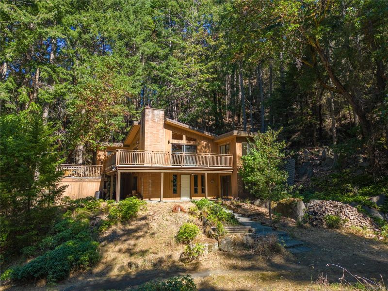 FEATURED LISTING: 3701 Lagoon Cres Pender Island
